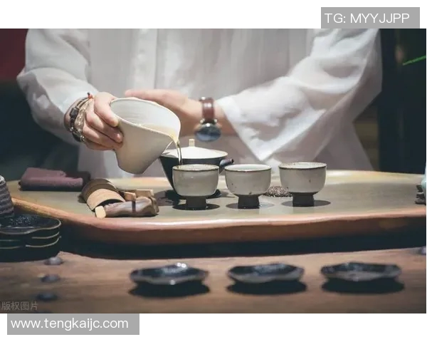 茶文化与生活方式的融合探索从茶行为中心看当代茶艺的创新与发展 茶文化与生活方式的融合探索从茶行为中心看当代茶艺的创新与发展